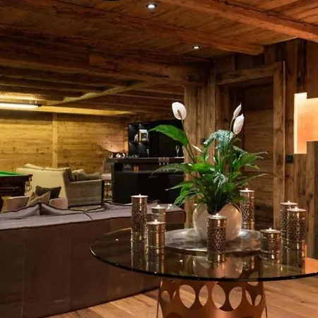 Chalet 5bdr With Ski In Ski Out Access And Sauna- If You Want To Book, Please Contact On Wh-ats-app - 0034-605-434-371 !!!! Villa *
