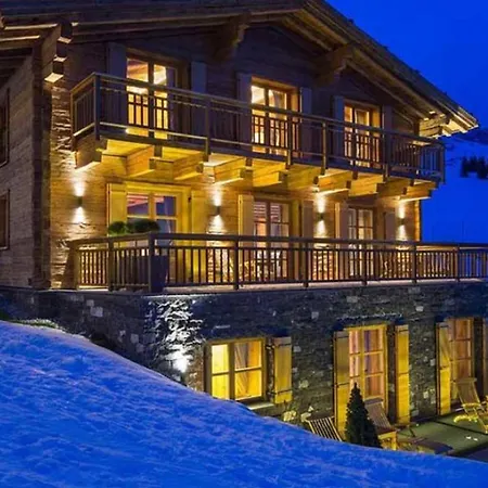 Villa Chalet 5bdr With Ski In Ski Out Access And Sauna- If You Want To Book, Please Contact On Wh-ats-app - 0034-605-434-371 !!!!