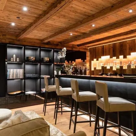 Chalet 5bdr With Ski In Ski Out Access And Sauna- If You Want To Book, Please Contact On Wh-ats-app - 0034-605-434-371 !!!! Villa Oberlech